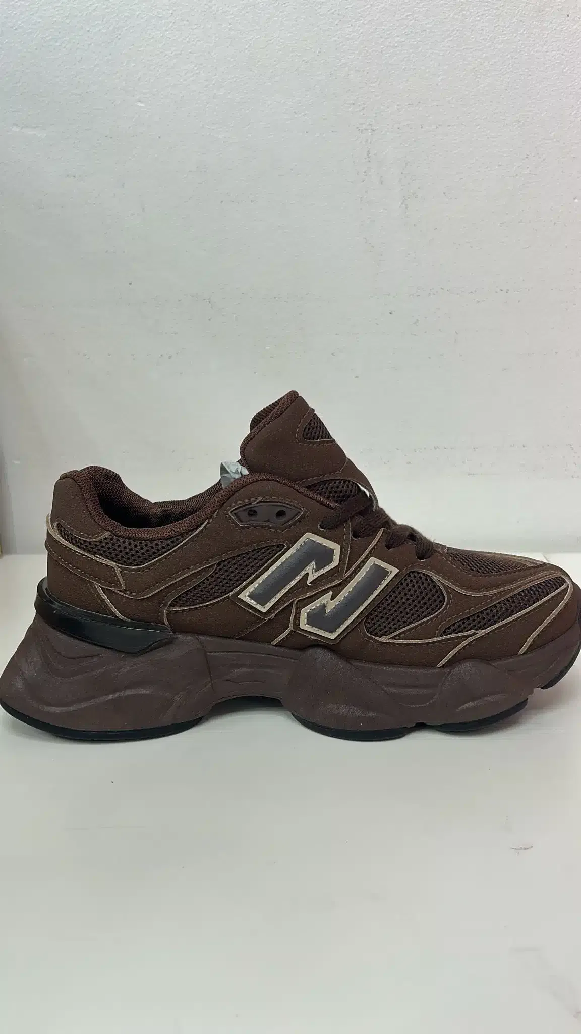 NEW BALANCE MARRON - Imagen 1