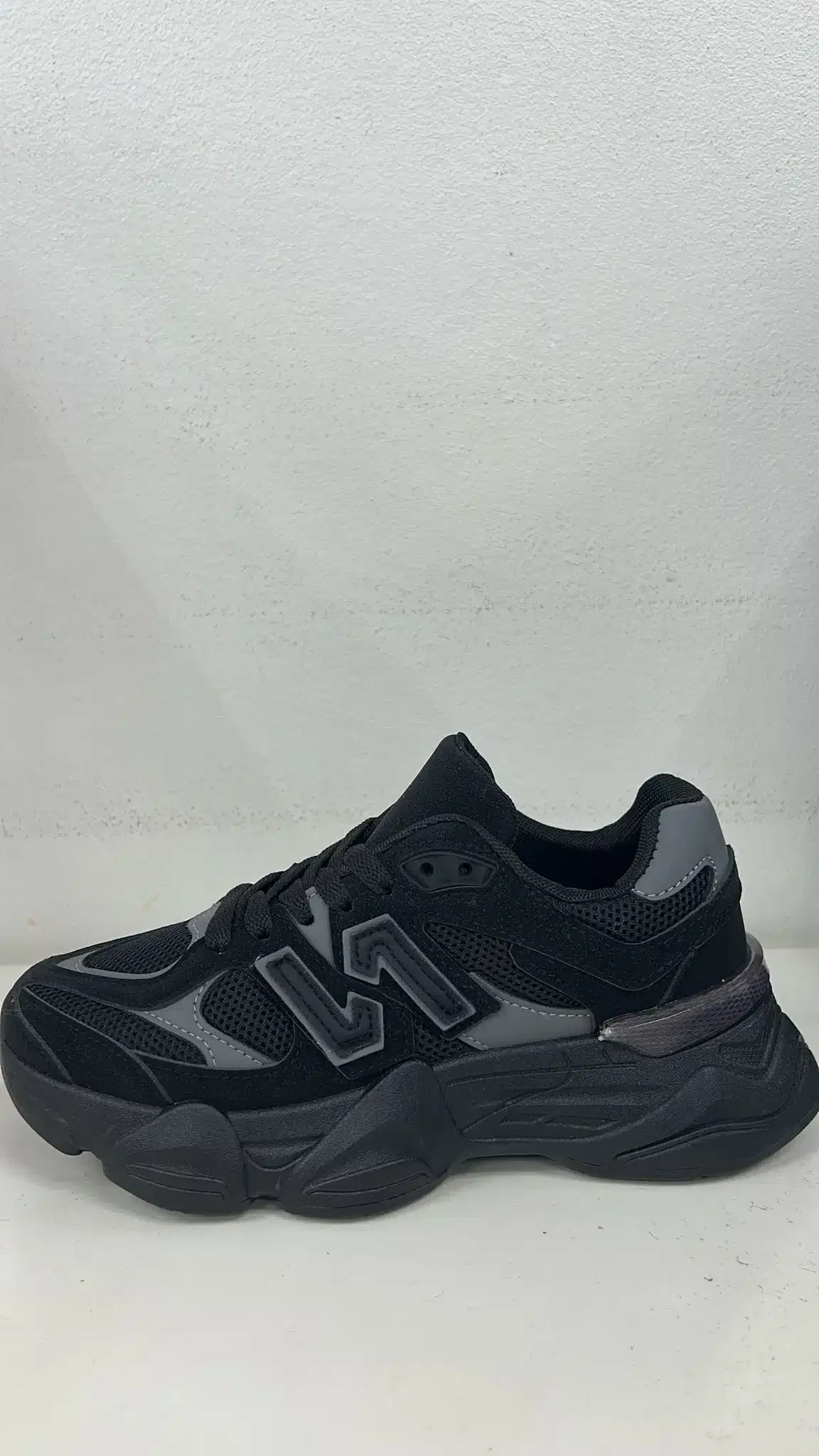 NEW BALLANCE ALL BLACK - Imagen 1