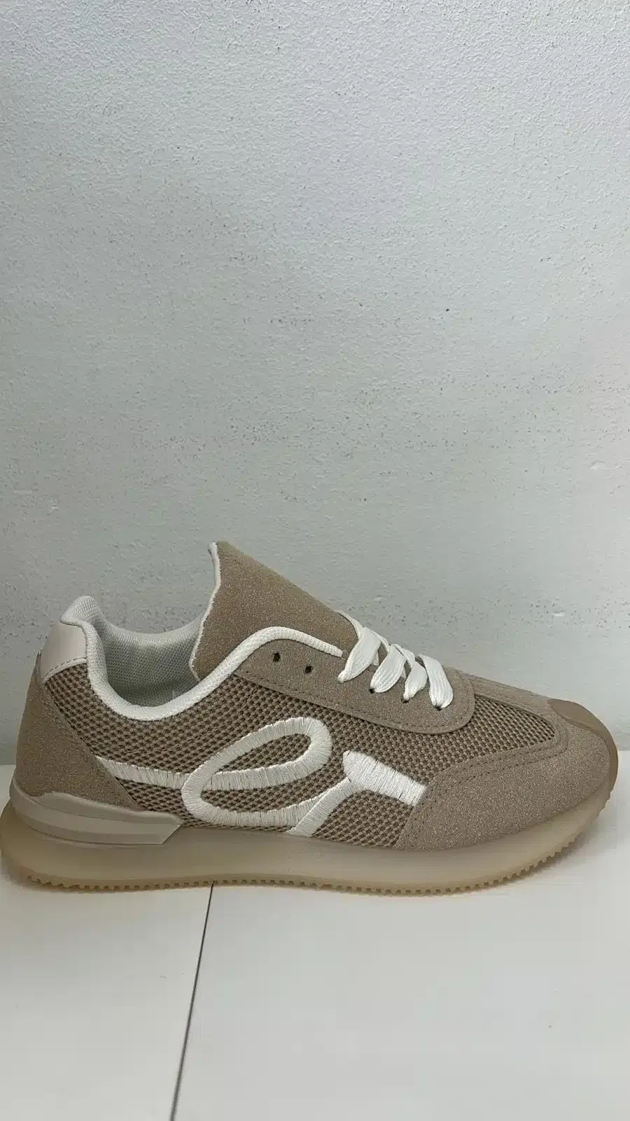 DEPORTIVA GUESS TAUPE - Imagen 1