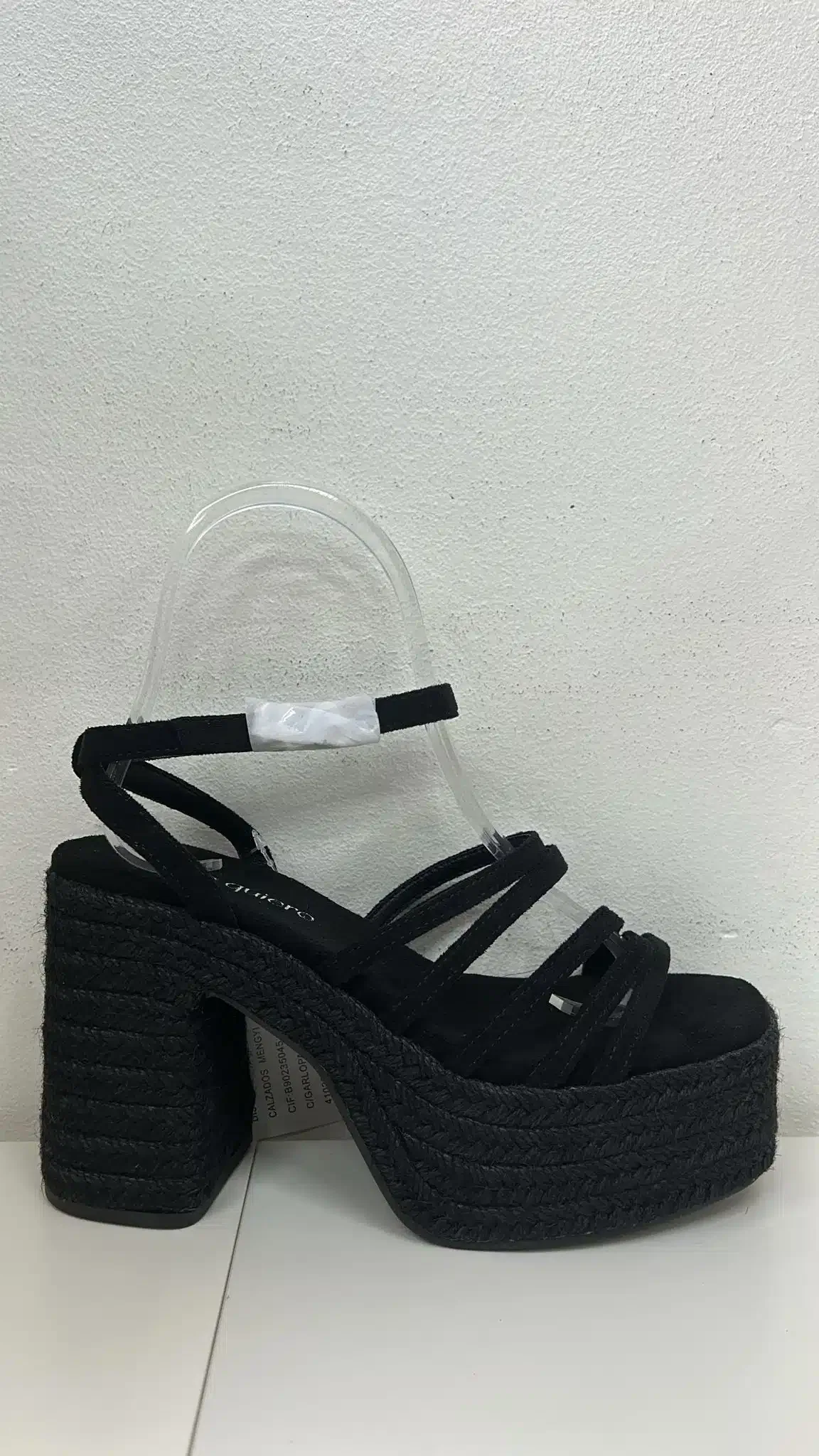 SANDALIA TIRAS TACON NEGRO - Imagen 1