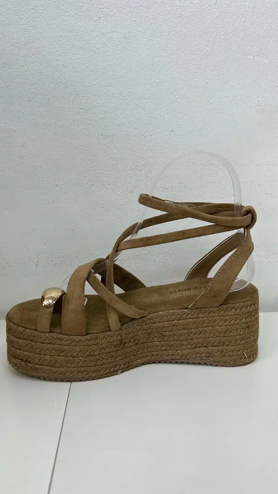 SANDALIA KAKI CRUZADA ANILLO - Imagen 1
