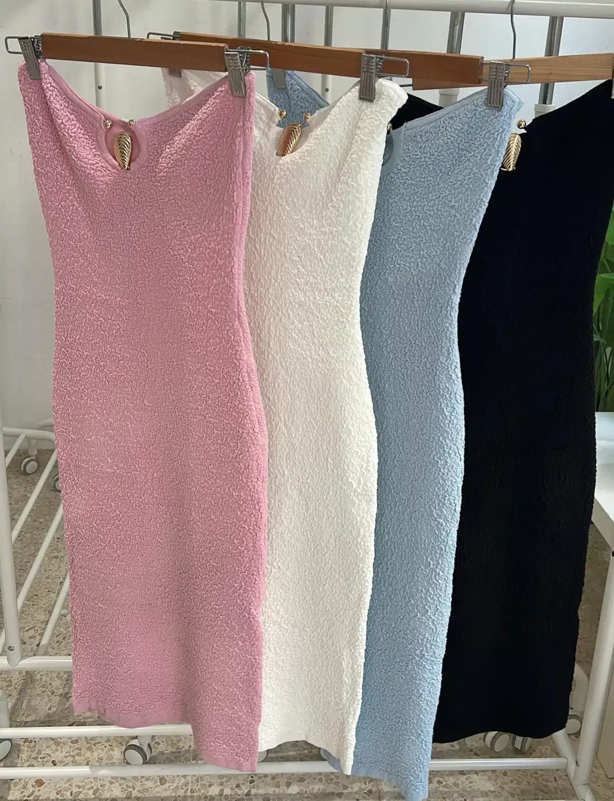 VESTIDO RELIEVE - Imagen 2