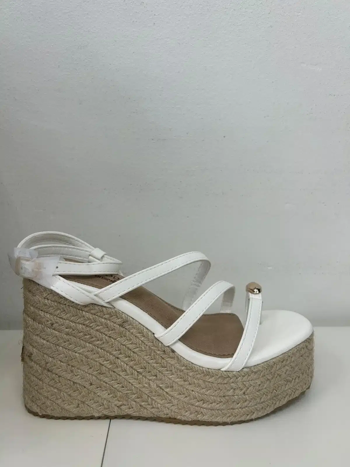 SANDALIA BLANCA ANILLO ALTA - Imagen 1