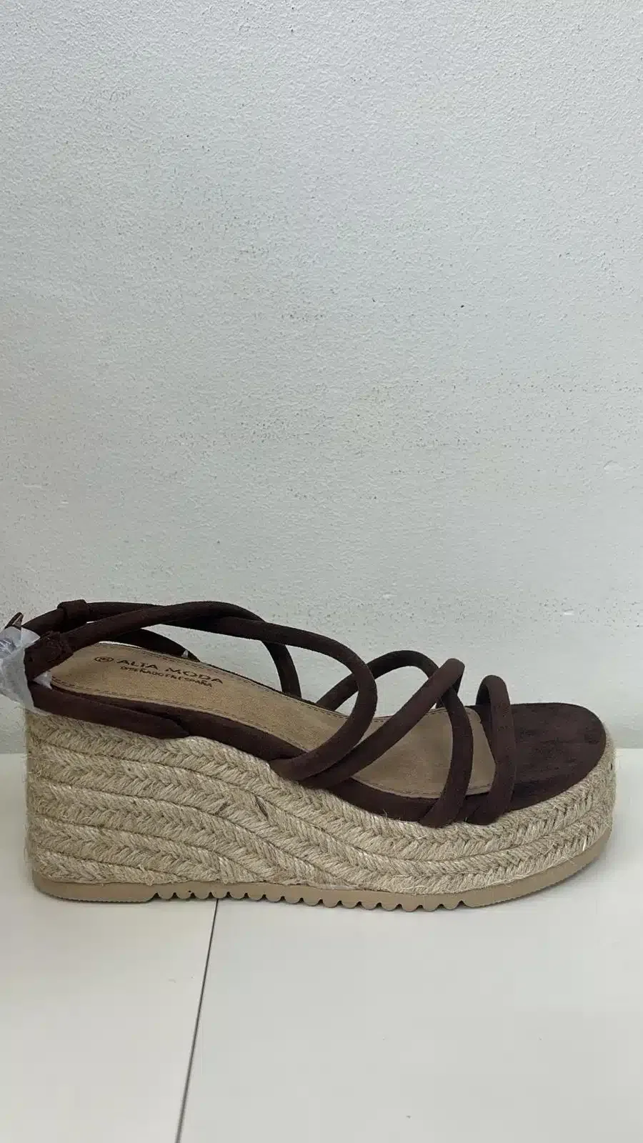 SANDALIA VIRAL CRUZADA MARRÓN - Imagen 1