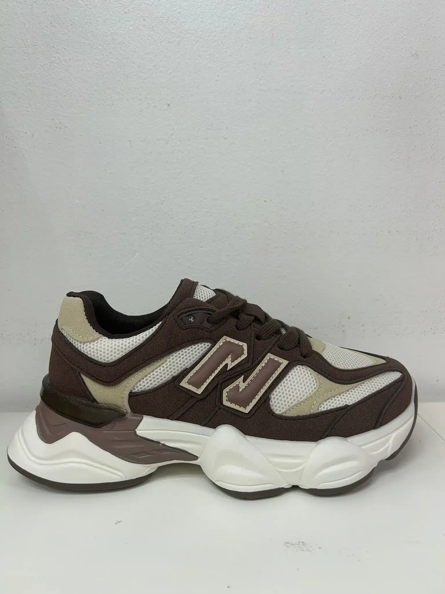 NEW BALANCE MARRON BEIGE - Imagen 1