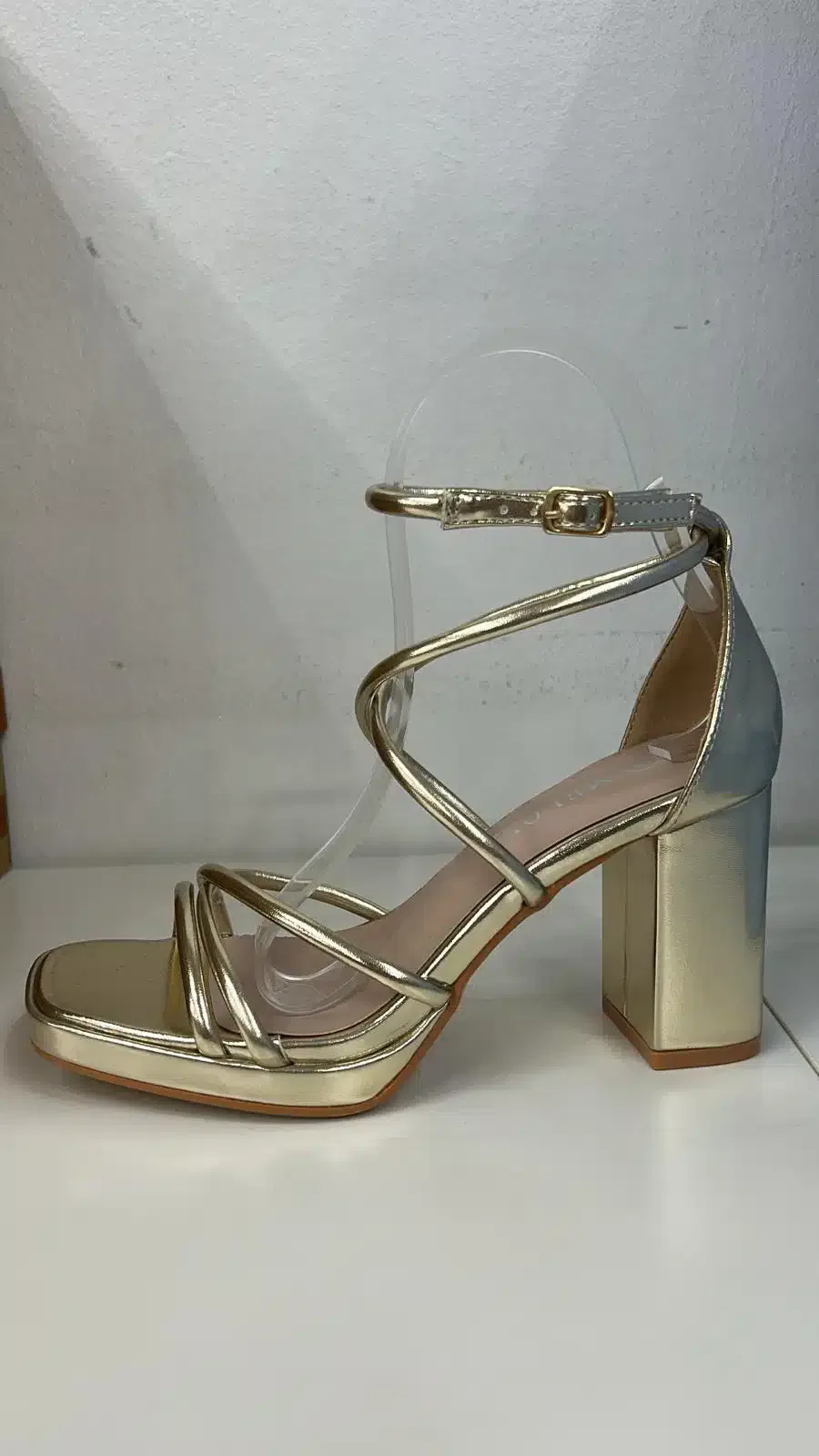 TACON DORADO MEDIO - Imagen 1