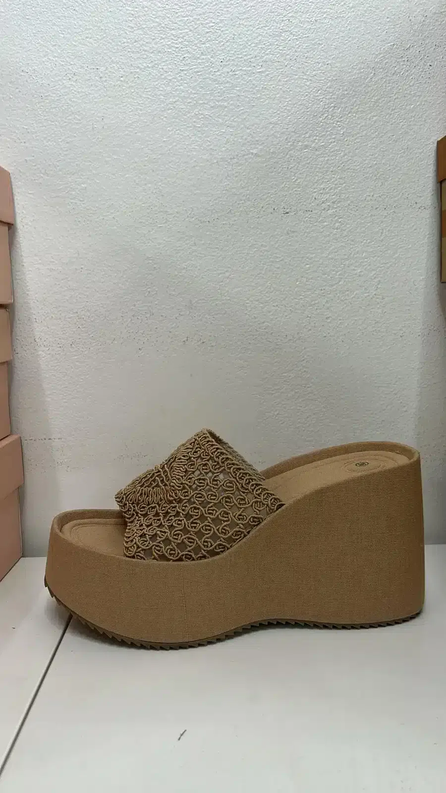 SANDALIA ENCAJE KAKI - Imagen 1