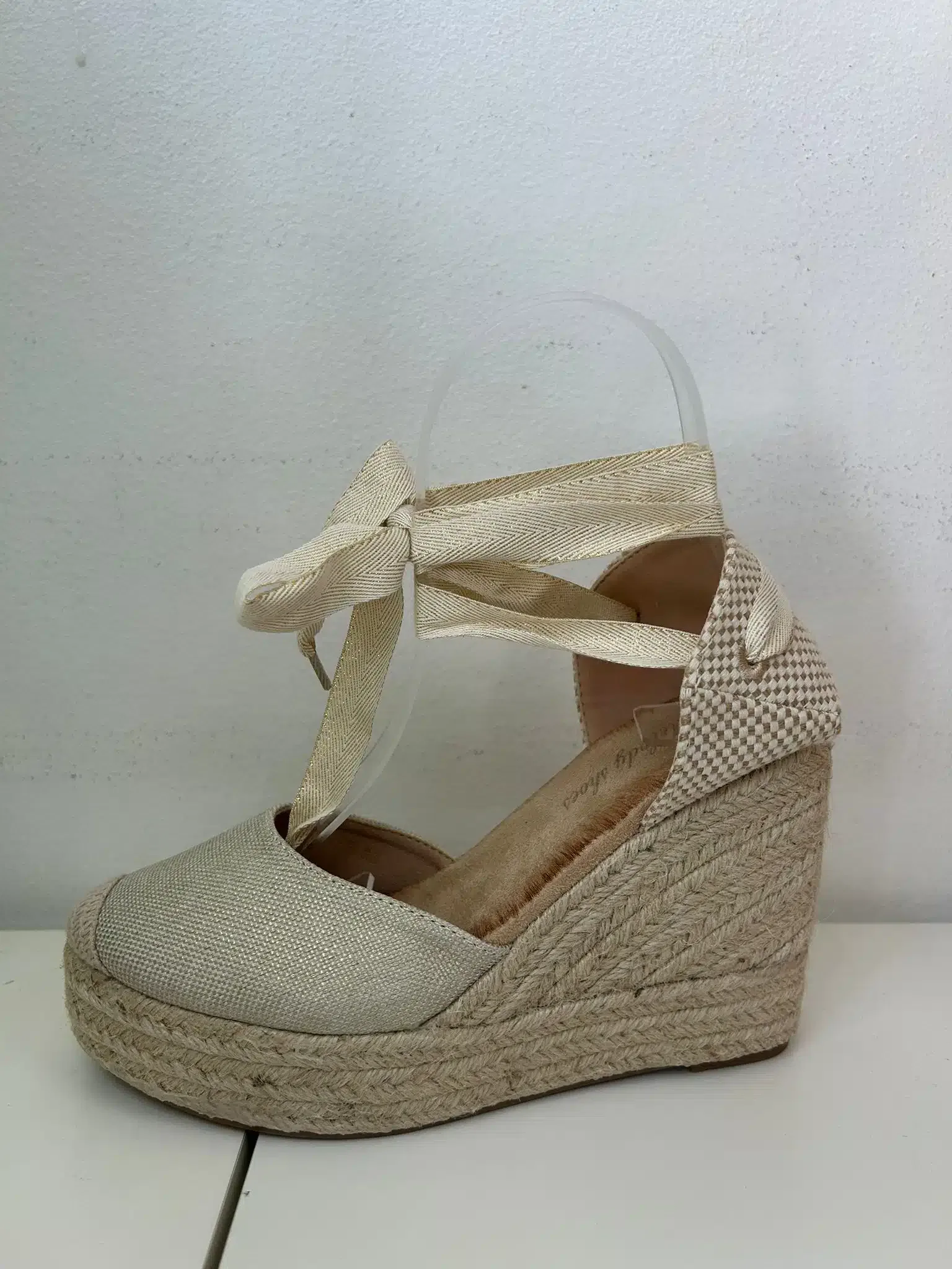 ESPARTO FILO BORDADO ORO BEIGE - Imagen 1