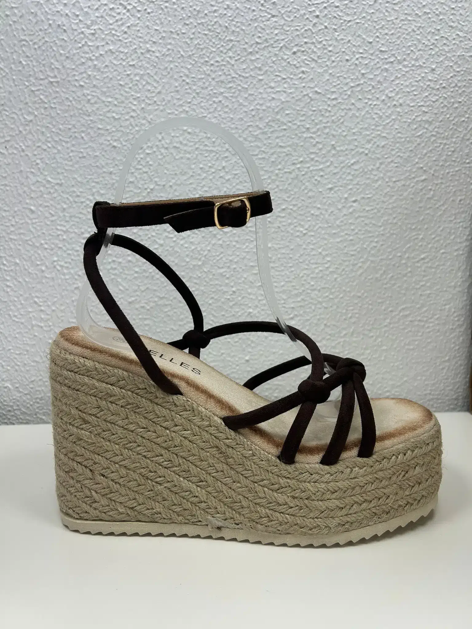 SANDALIA MARRON NUDOS - Imagen 1