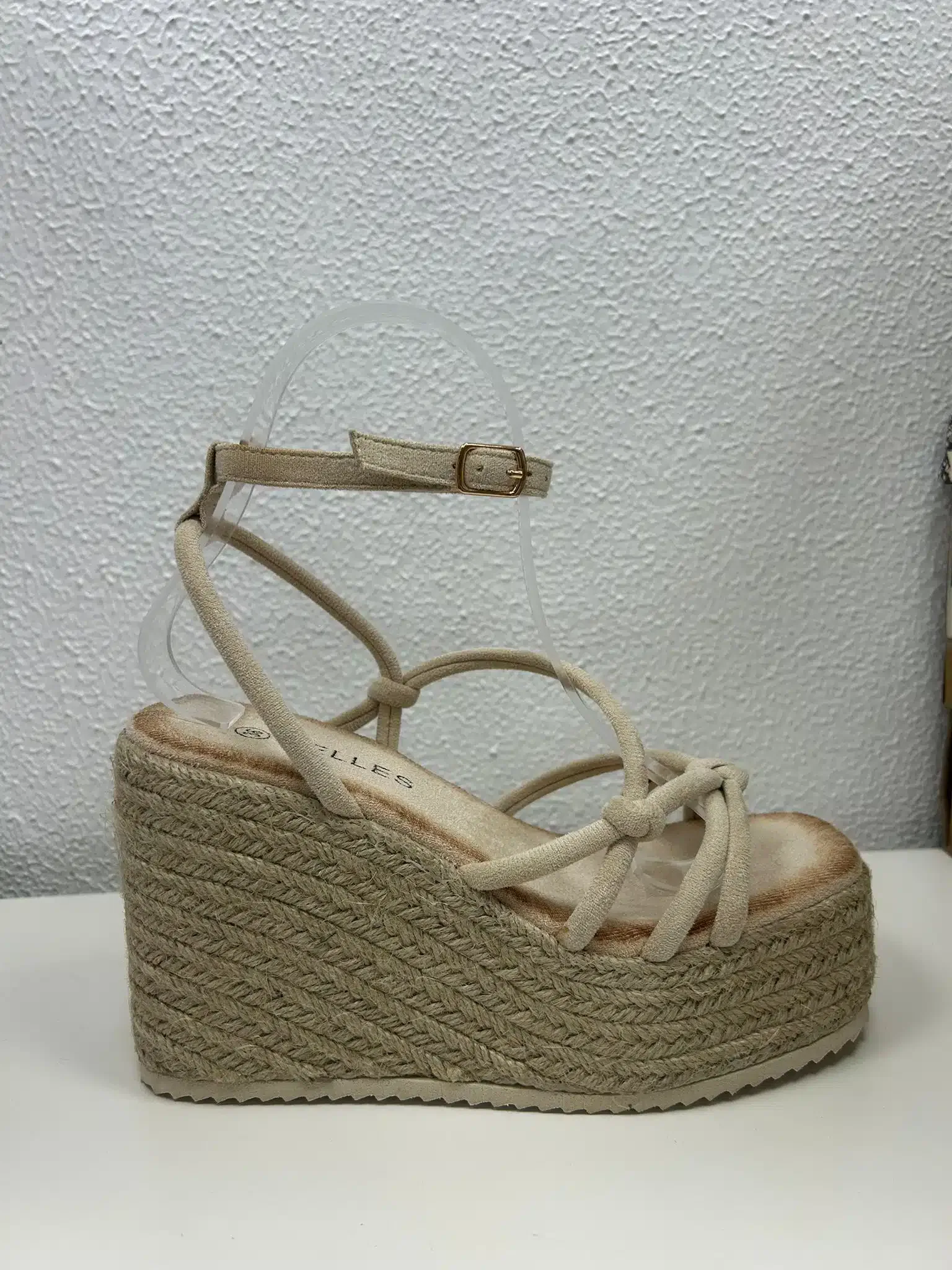 SANDALIA BEIGE NUDOS - Imagen 1