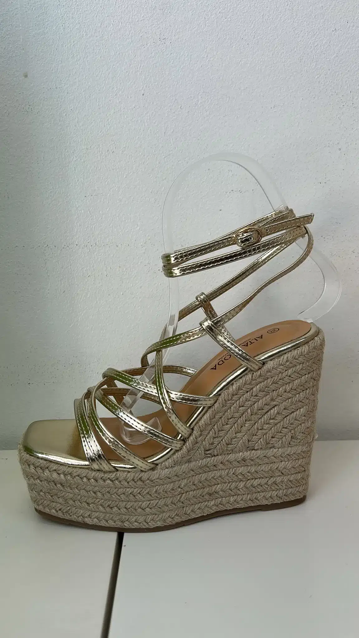 SANDALIAS AMARRADAS ALTAS - Imagen 1