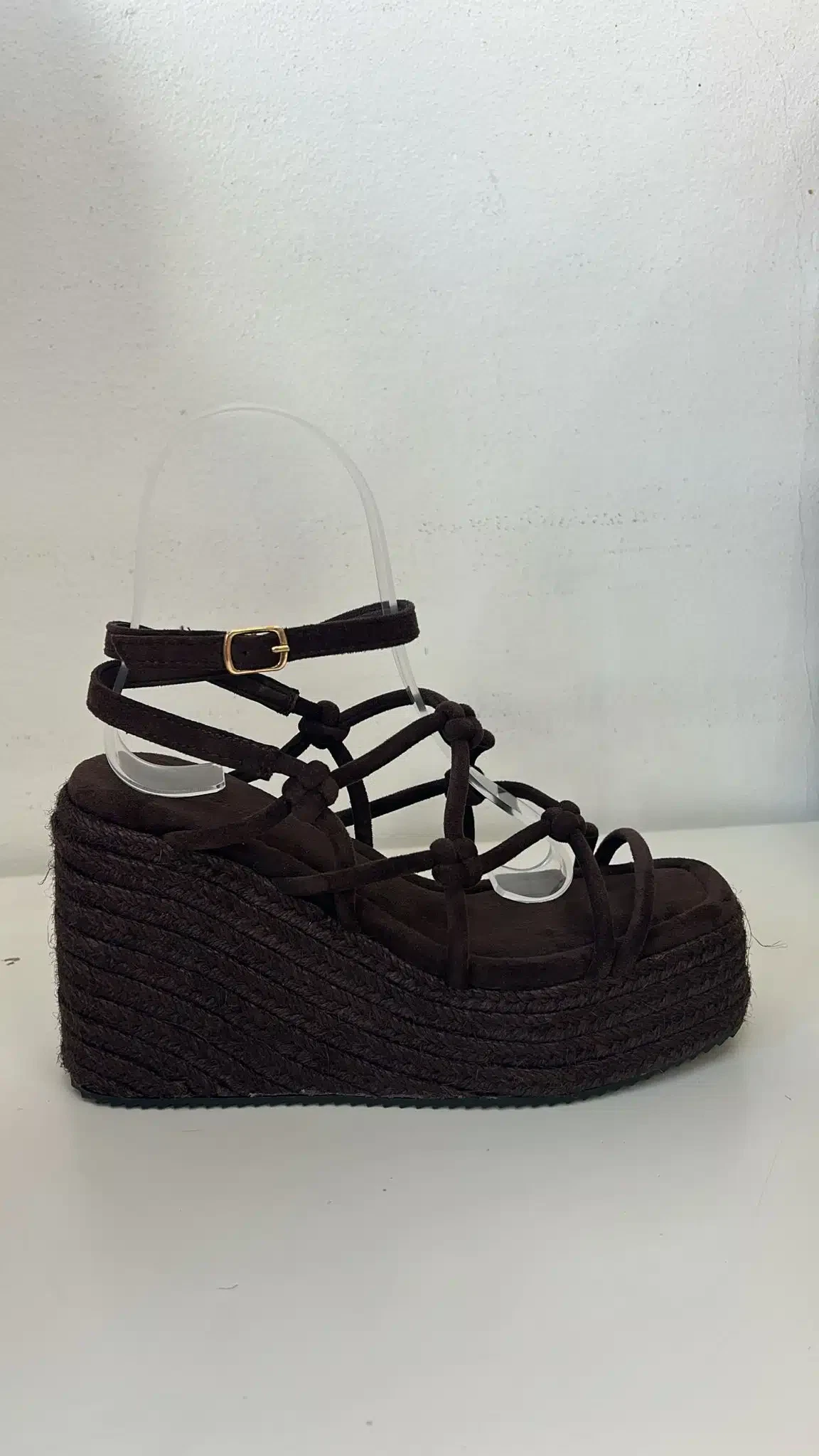 SANDALIA 6 NUDOS MARRON - Imagen 1