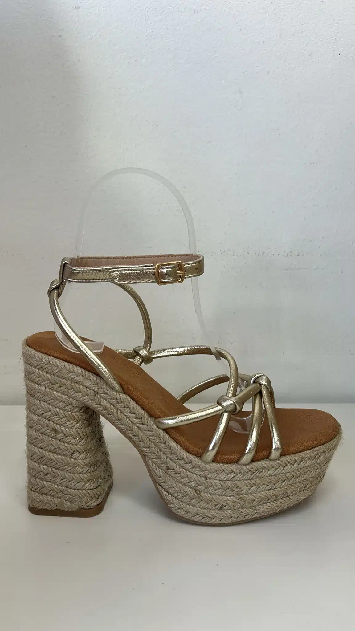 WhatsApp Image 2026-04-15 at 19.10.04 TACON ESPARTO NUDO DORADO - Imagen 1