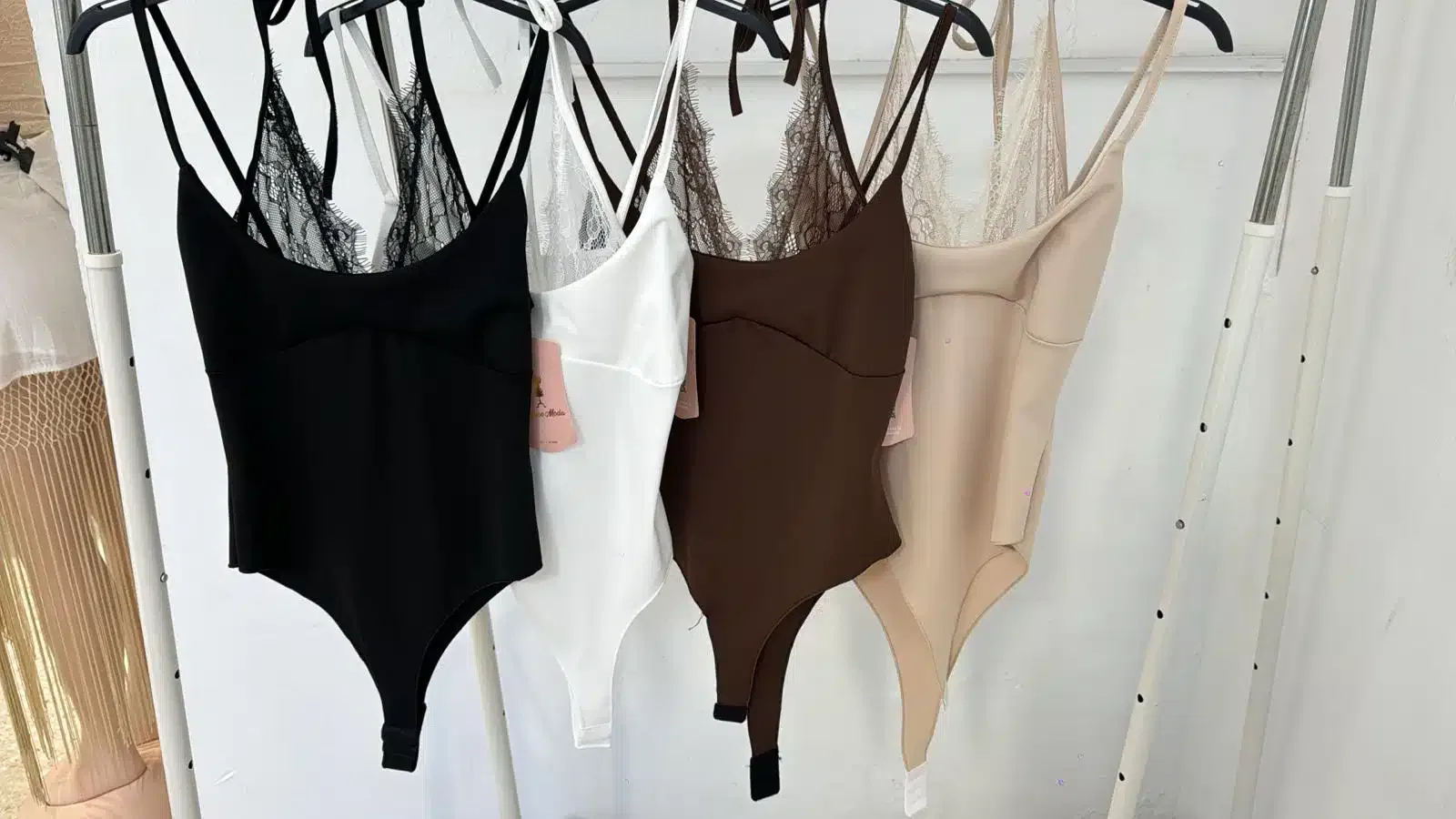 BODY HALTER ENCAJE TIRANTA - Imagen 2