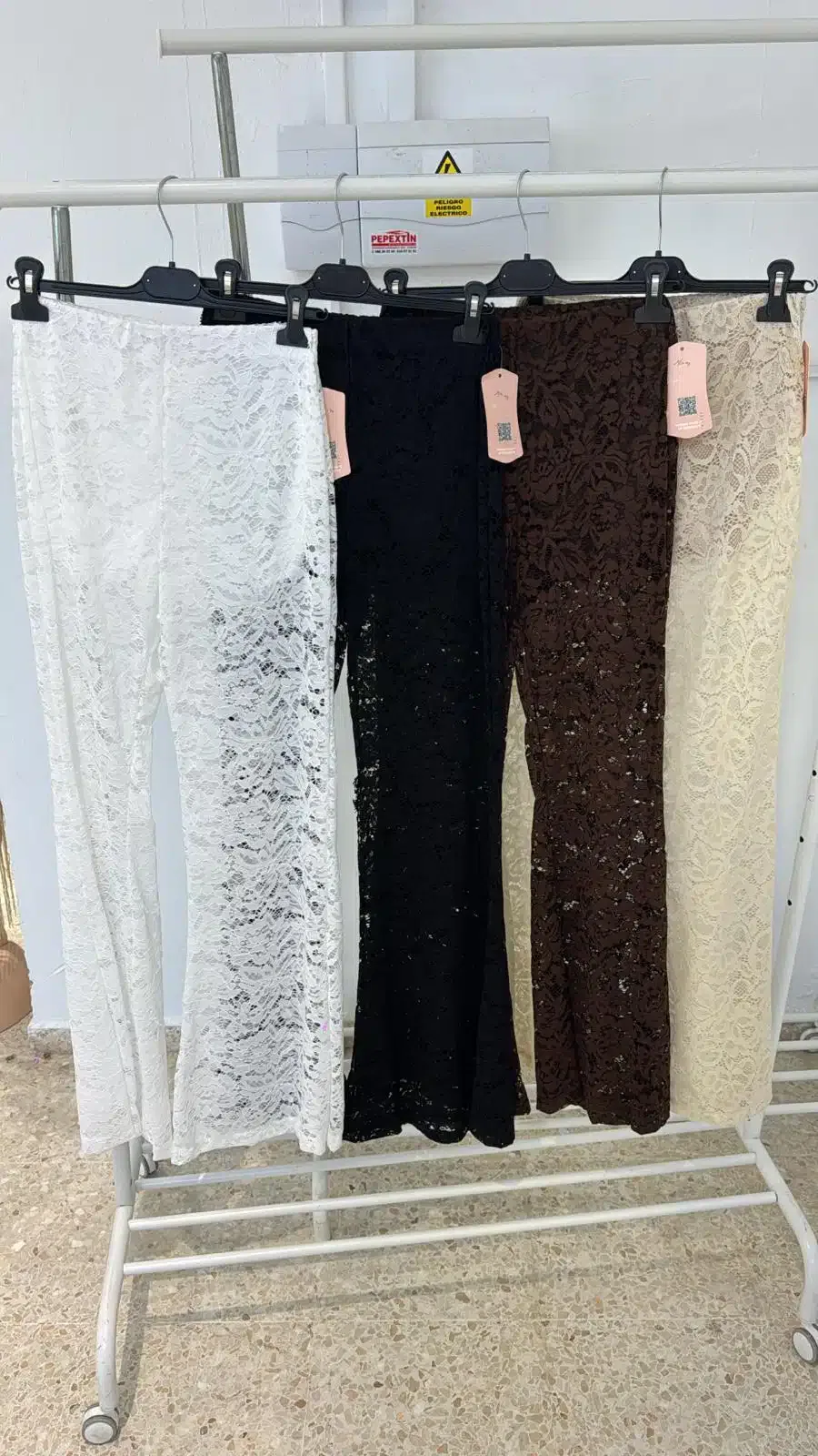 PANTALON ENCAJE CAMPANA - Imagen 2