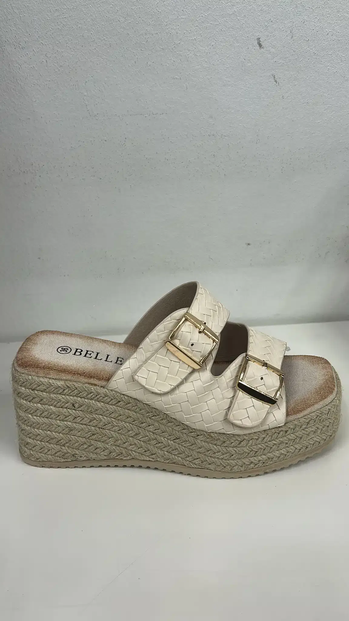ZUECO HEBILLA BEIGE - Imagen 1