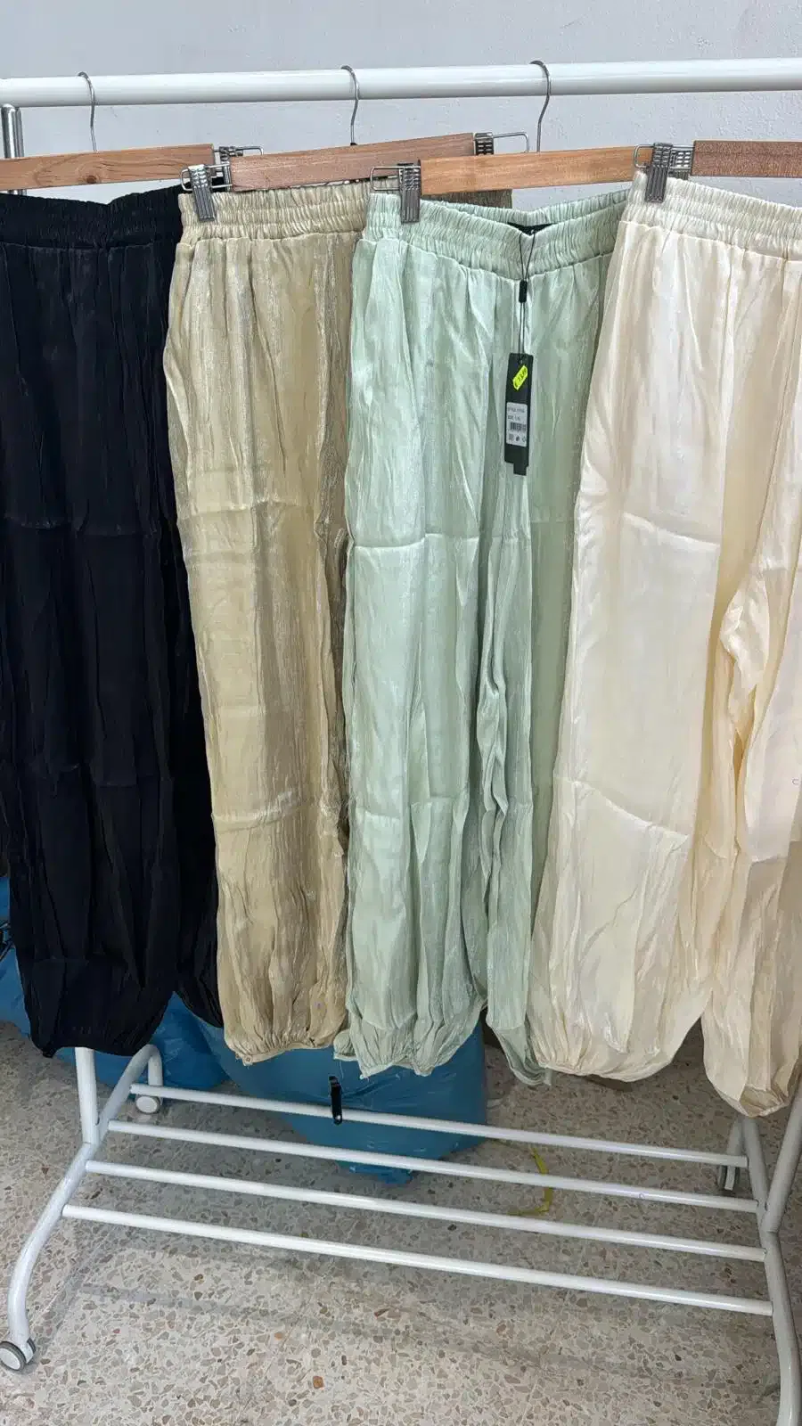 PANTALON PUÑO SATINADO - Imagen 2