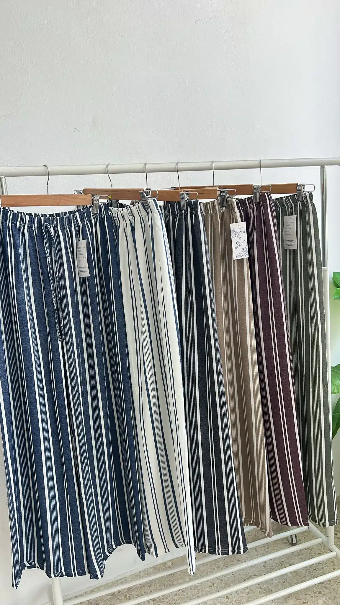 WhatsApp Image 2026-05-27 at 15.46.32 PANTALON RAYAS LOW - Imagen 2