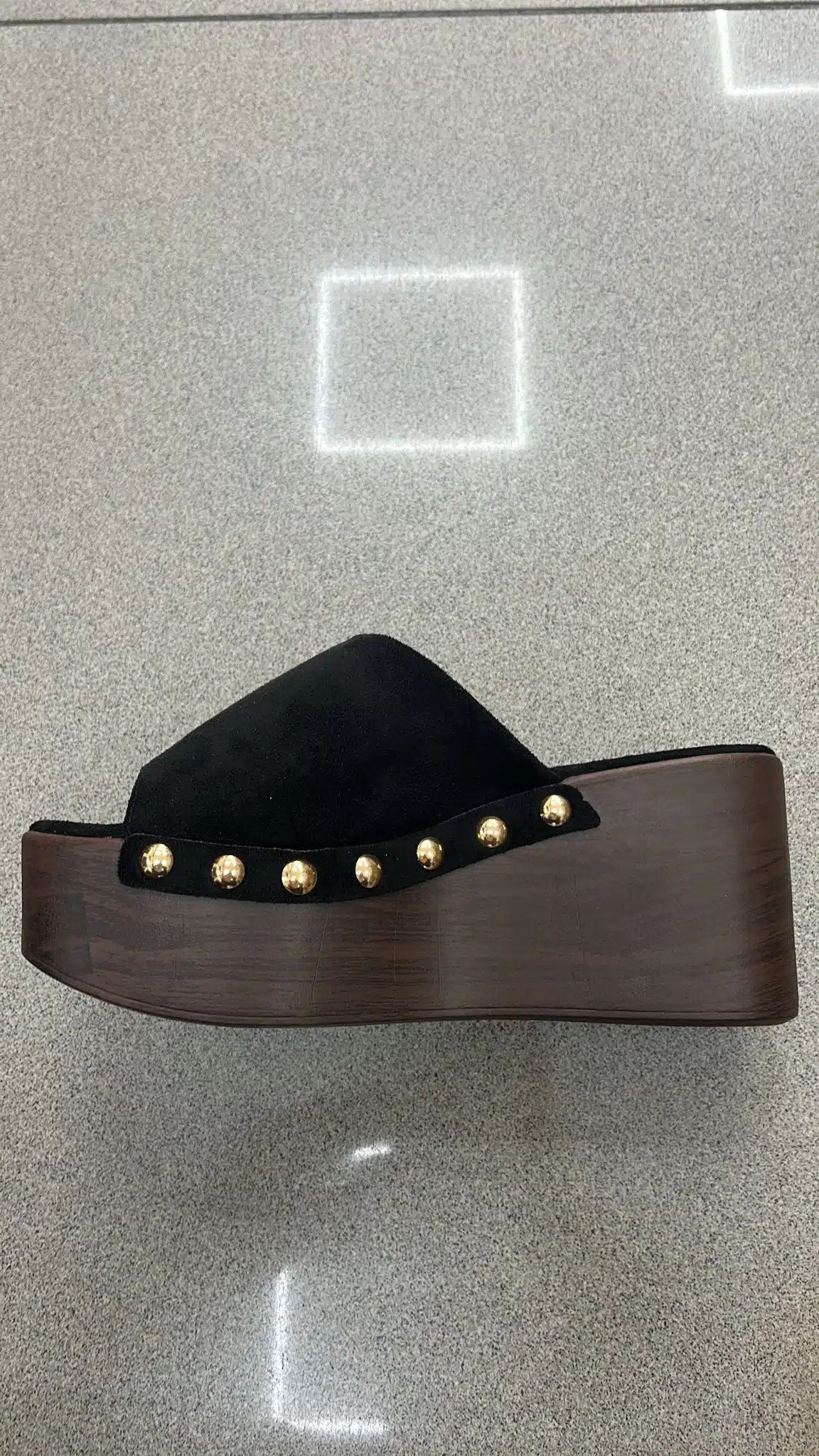 WhatsApp Image 2026-05-28 at 17.06.16 ZANCO MADERA ANTELINA LOW NEGRA - Imagen 1