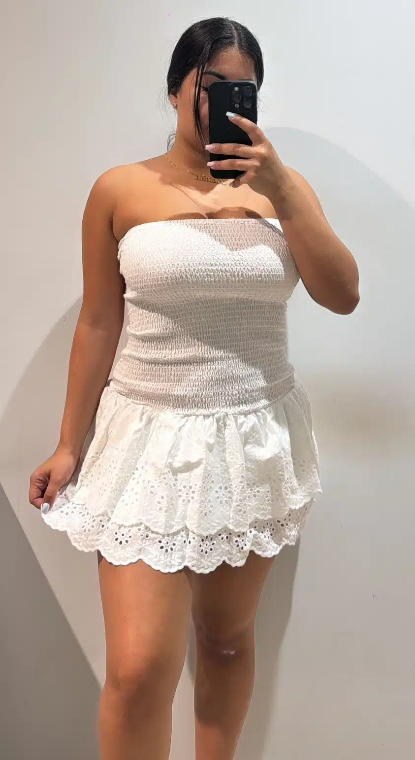 WhatsApp Image 2026-05-28 at 17.41.44 VESTIDO BLANCO PERFORADO - Imagen 1