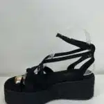 SANDALIA NEGRA CRUZADA ANILLO