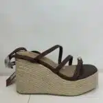 SANDALIA MARRÓN ANILLO ALTA