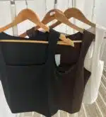 TOP CORTO LOW ESCOTE CUADRADO - Imagen 2