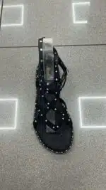 CHANCLA AMARRADA TACHUELA NEGRA