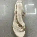 SANDALIA TACHUELAS DORADA BEIGE