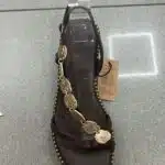 SANDALIA TACHUELAS DORADA MARRON