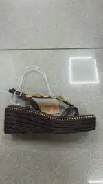 SANDALIA TACHUELAS DORADA MARRON - Imagen 2